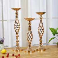 Arranjo e Porta-Velas em Ferro Dourado e Prata