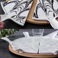Conjunto de Pratos de Porcelana Triangulares e Base Giratória de Bambu