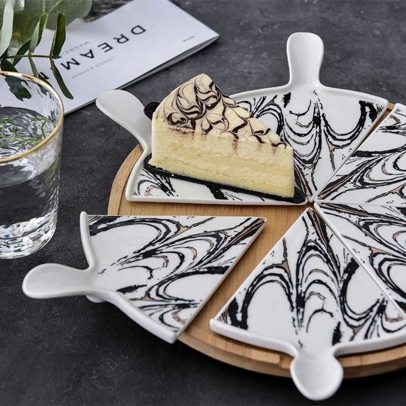 Conjunto de Pratos de Porcelana Triangulares e Base Giratória de Bambu