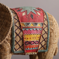 Estátua Decorativa de Elefante Pintado à Mão
