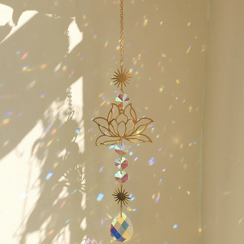 Prisma Artesanato Lótus Dourado com Pingente de Cristal