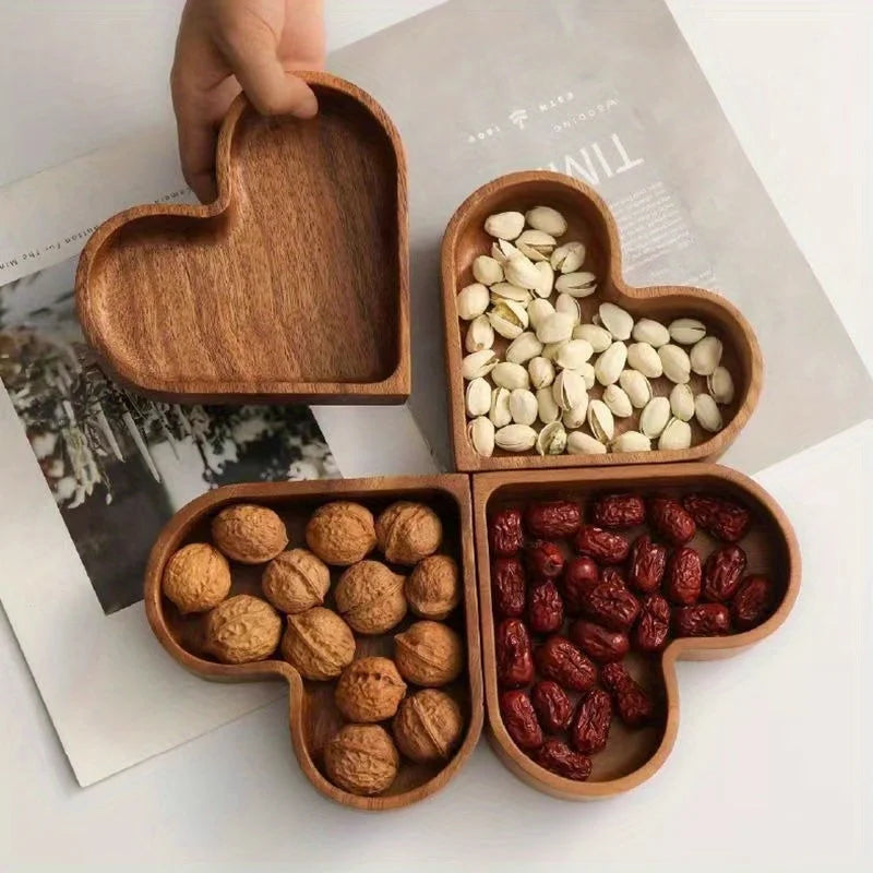 Prato em Forma de Coração de Madeira Nogueira – Bandeja Decorativa Multiuso