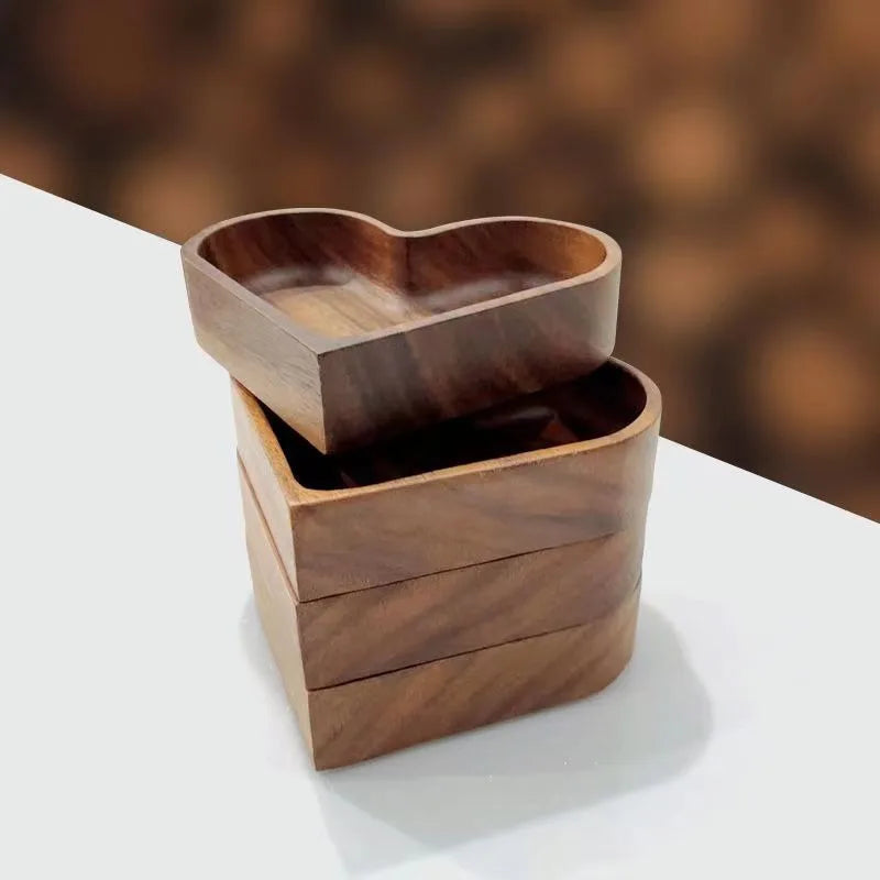 Prato em Forma de Coração de Madeira Nogueira – Bandeja Decorativa Multiuso